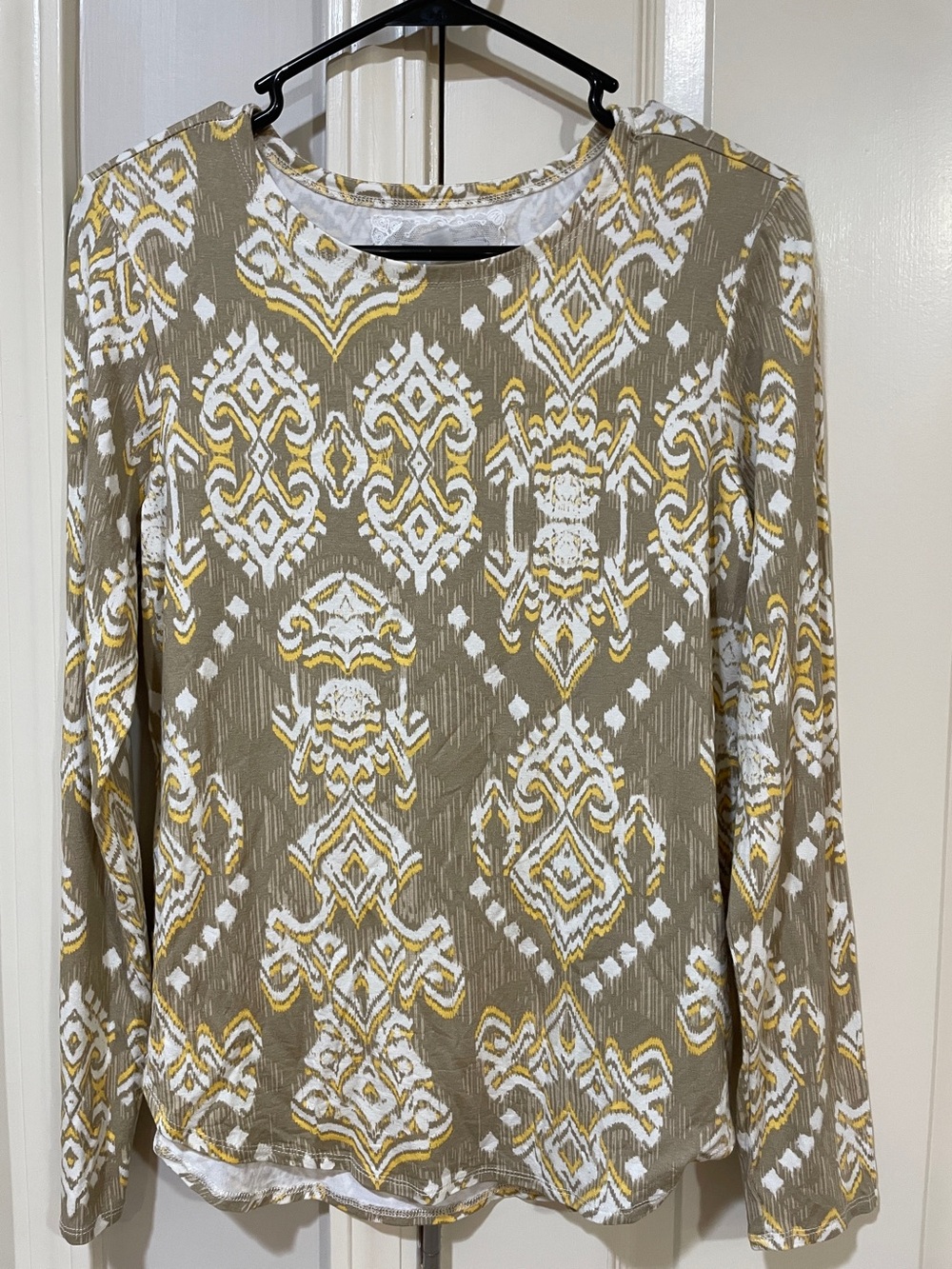 Cupio Women's Long-Sleeve Printed Crewneck Top in Khaki, White & Yellow